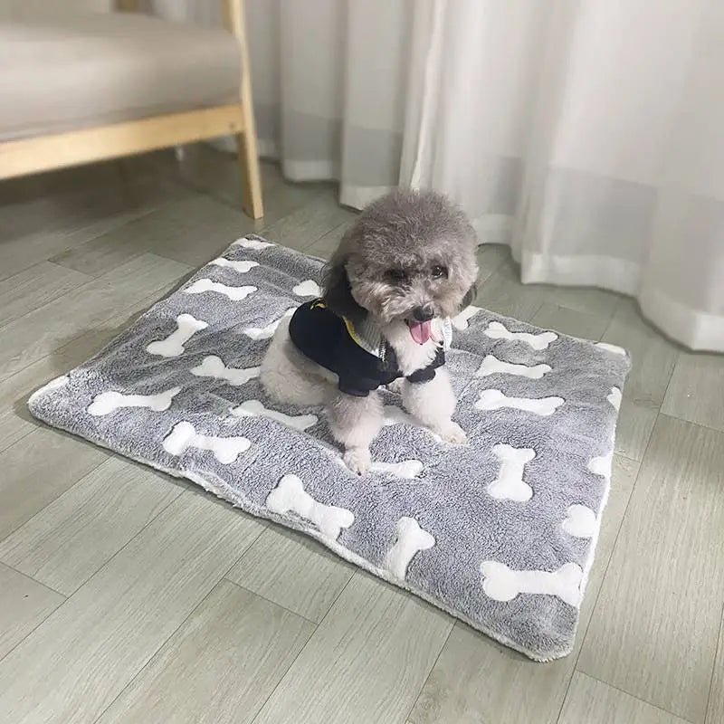 Multi-Model Pet Flannel Winter Sleeping Mat Kennel Mat Blanket Pet Warm Mat Suitable for Large Medium and Small Pets