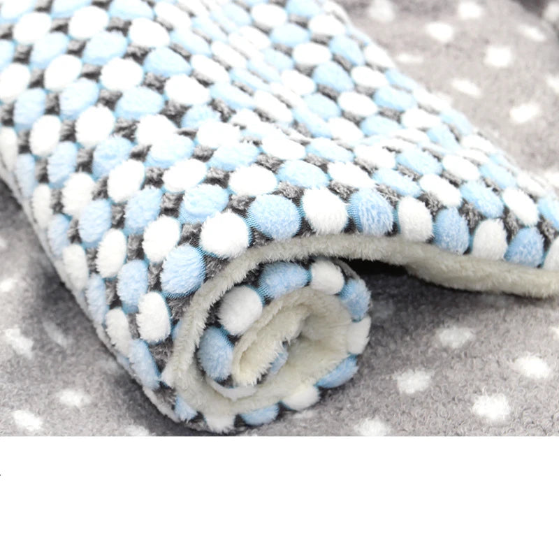 Multi-Model Pet Flannel Winter Sleeping Mat Kennel Mat Blanket Pet Warm Mat Suitable for Large Medium and Small Pets