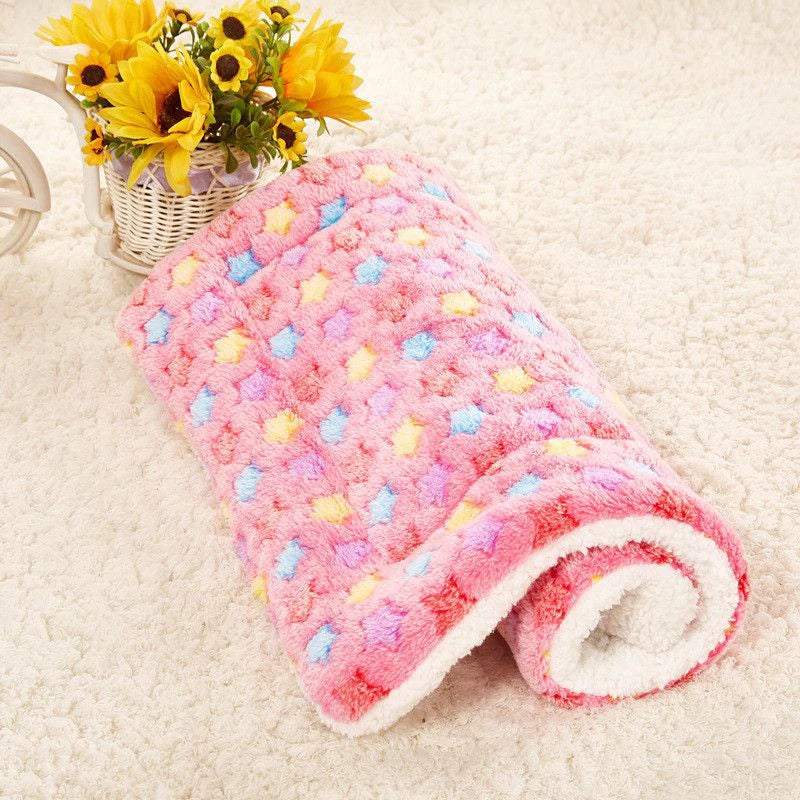 Multi-Model Pet Flannel Winter Sleeping Mat Kennel Mat Blanket Pet Warm Mat Suitable for Large Medium and Small Pets
