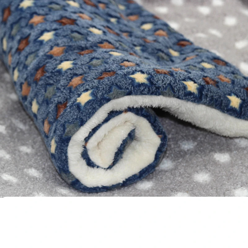 Multi-Model Pet Flannel Winter Sleeping Mat Kennel Mat Blanket Pet Warm Mat Suitable for Large Medium and Small Pets