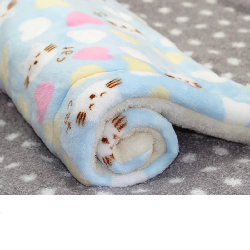 Multi-Model Pet Flannel Winter Sleeping Mat Kennel Mat Blanket Pet Warm Mat Suitable for Large Medium and Small Pets