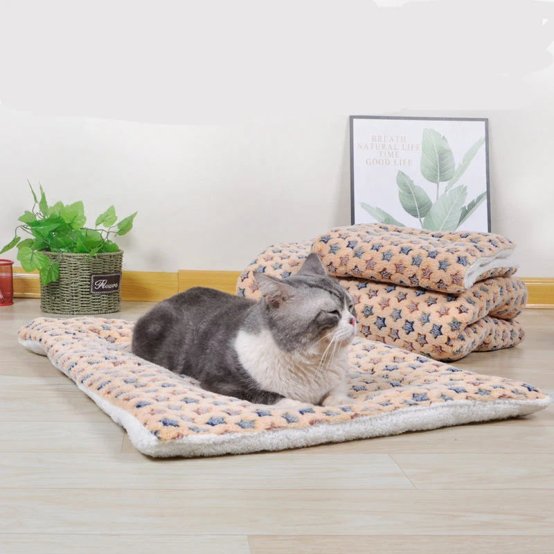 Multi-Model Pet Flannel Winter Sleeping Mat Kennel Mat Blanket Pet Warm Mat Suitable for Large Medium and Small Pets