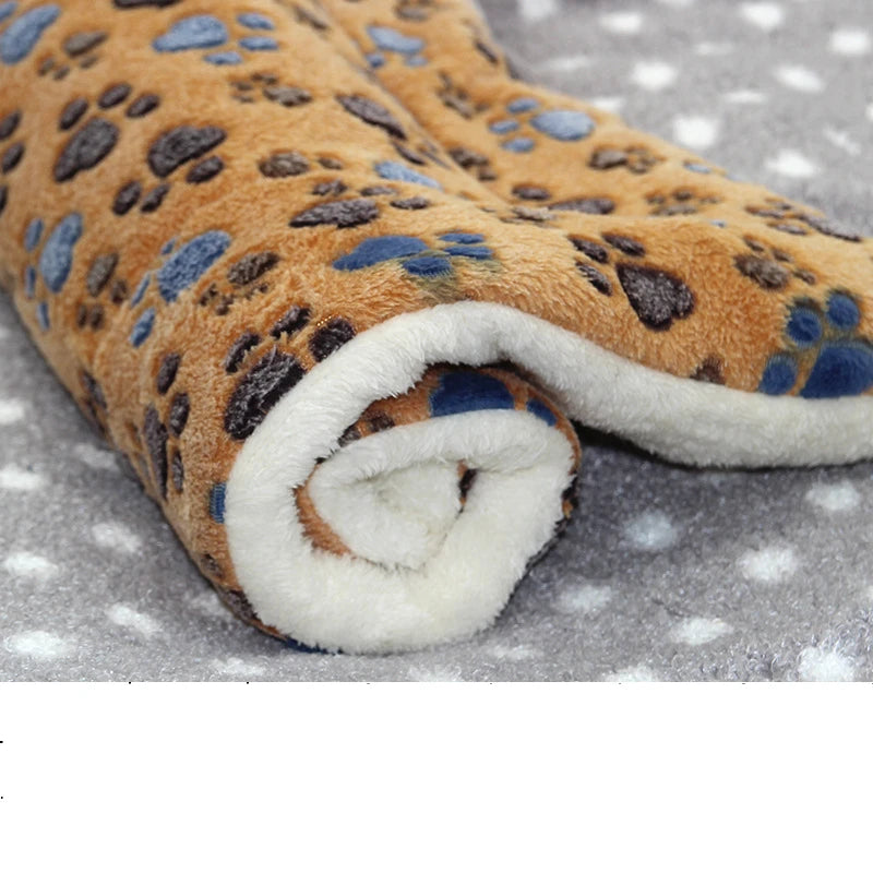 Multi-Model Pet Flannel Winter Sleeping Mat Kennel Mat Blanket Pet Warm Mat Suitable for Large Medium and Small Pets